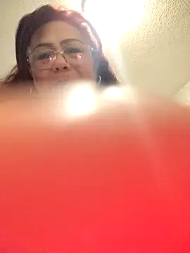 Snapshot of Kamila70 chatting on December 18, 3:23 am Kamila70 online show from December 18, 3:23 am