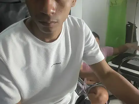 Snapshot of Baby_Latin chatting on November 12, 4:24 am Baby Latin online show from November 12, 4:24 am