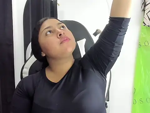 Snapshot of Baby_Latin chatting on November 25, 4:12 am Baby Latin online show from November 25, 4:12 am