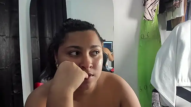 Snapshot of Baby_Latin chatting on November 27, 5:20 am Baby Latin online show from November 27, 5:20 am