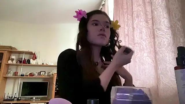 Snapshot of AlmetaBradicich chatting on October 12, 5:17 am AlmetaBradicich online show from October 12, 5:17 am