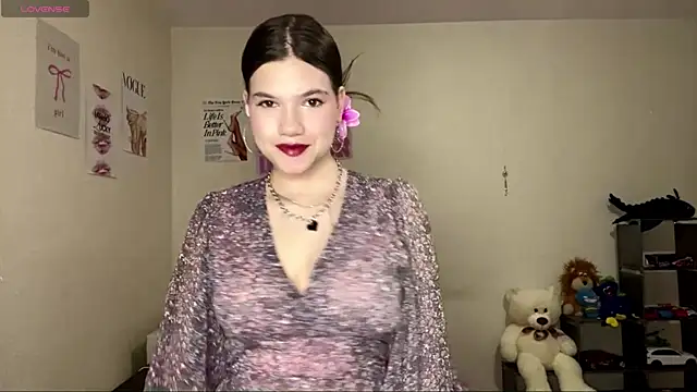 Snapshot of AlmetaBradicich chatting on November 9, 11:08 am AlmetaBradicich online show from November 9, 11:08 am