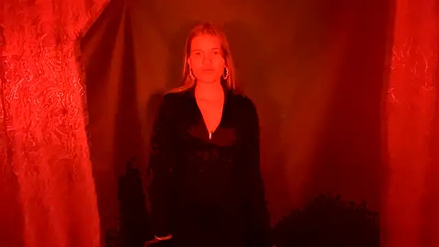 Snapshot of AlmetaBradicich chatting on December 1, 9:42 pm AlmetaBradicich online show from December 1, 9:42 pm