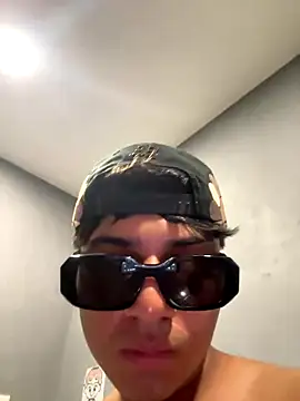 lain213 online show from October 6, 7:06 am