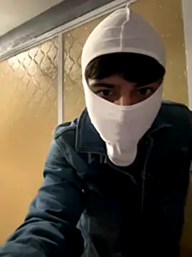 lain213 online show from October 24, 5:15 am