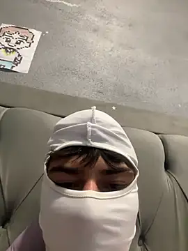 lain213 online show from October 24, 8:38 pm