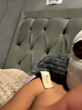 lain213 online show from November 4, 6:01 am