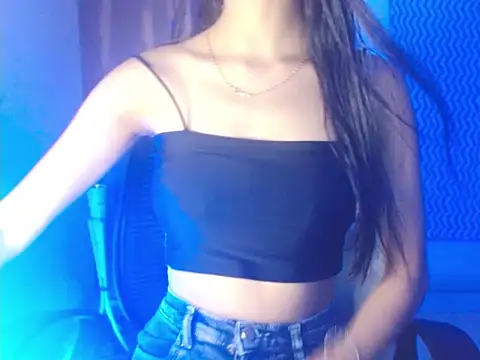 Snapshot of Roiseeee chatting on February 12, 5:35 am Roiseeee online show from February 12, 5:35 am