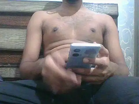 Snapshot of fueyyvvirub chatting on June 6, 7:07 pm fueyyvvirub online show from June 6, 7:07 pm