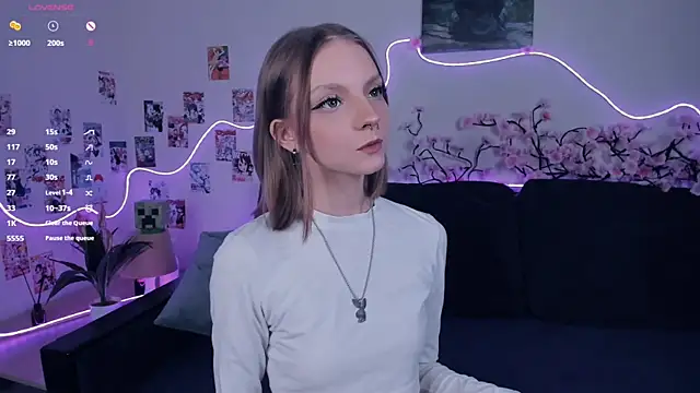 Snapshot of Golden_dawn chatting on November 18, 7:46 am Golden dawn online show from November 18, 7:46 am