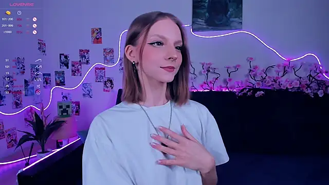 Snapshot of Golden_dawn chatting on December 2, 7:25 am Golden dawn online show from December 2, 7:25 am