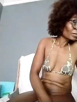 Snapshot of NaughtyCouga chatting on October 24, 5:48 am NaughtyCouga online show from October 24, 5:48 am