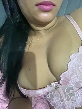 Snapshot of Brunamorenago chatting on May 4, 11:28 am Brunamorenago online show from May 4, 11:28 am