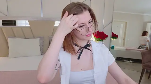 JessiJull online show from March 3, 5:19 pm