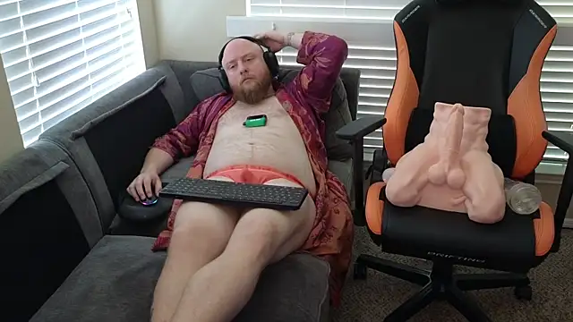 Snapshot of theballboy1 chatting on April 21, 6:23 pm theballboy1 online show from April 21, 6:23 pm