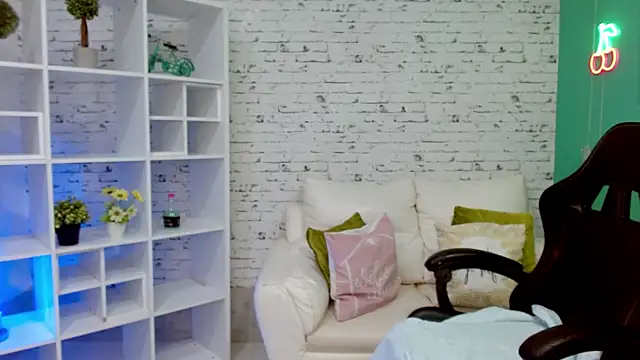 hannahjackson  online show from November 13, 11:42 am