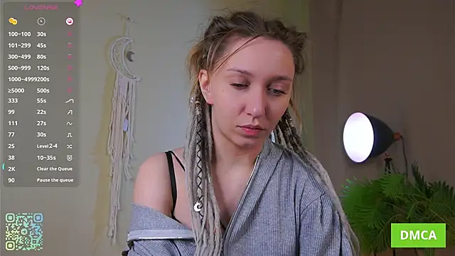 Snapshot of JohnetteConstine chatting on October 19, 5:19 am JohnetteConstine online show from October 19, 5:19 am