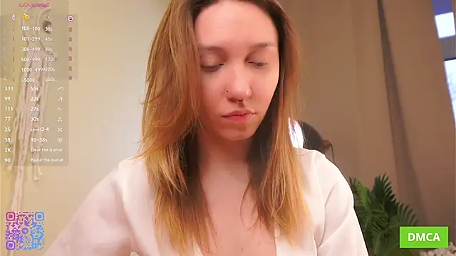 Snapshot of JohnetteConstine chatting on November 4, 5:17 am JohnetteConstine online show from November 4, 5:17 am