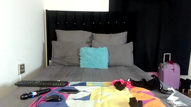 Snapshot of MissLola026 chatting on April 26, 12:30 am MissLola026 online show from April 26, 12:30 am