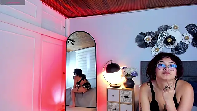 sunny maya  online show from October 9, 8:40 pm