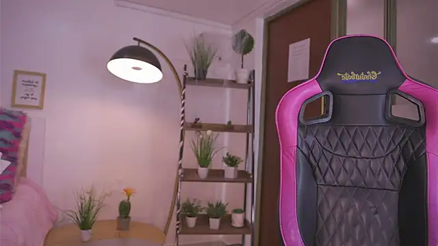 Giia Moretti  online show from November 10, 7:13 pm