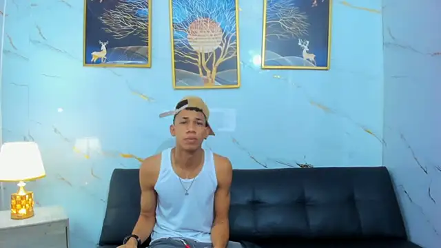 Little nicoll online show from April 7, 12:33 am