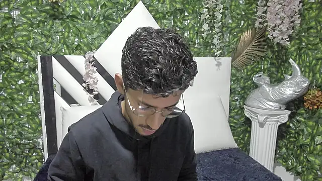 Snapshot of ALANVILLA_LOBO chatting on October 15, 6:52 pm ALANVILLA LOBO online show from October 15, 6:52 pm