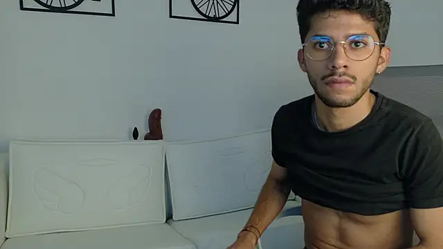 Snapshot of ALANVILLA_LOBO chatting on October 17, 7:16 pm ALANVILLA LOBO online show from October 17, 7:16 pm