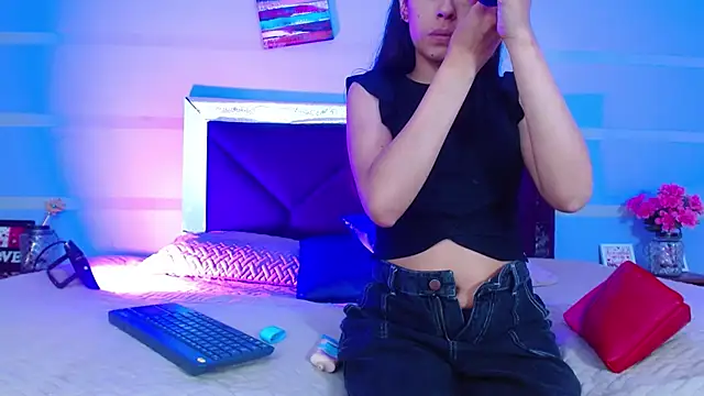 Snapshot of LizzyGrey_ chatting on December 4, 7:11 pm LizzyGrey online show from December 4, 7:11 pm