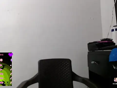 Snapshot of Damara_Rolands- chatting on October 22, 6:29 pm Damara Rolands- online show from October 22, 6:29 pm