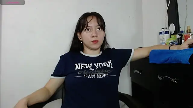 Snapshot of Damara_Rolands- chatting on November 7, 6:41 pm Damara Rolands- online show from November 7, 6:41 pm