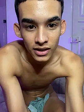 Snapshot of Paulosex12 chatting on June 25, 5:12 am Paulosex12 online show from June 25, 5:12 am