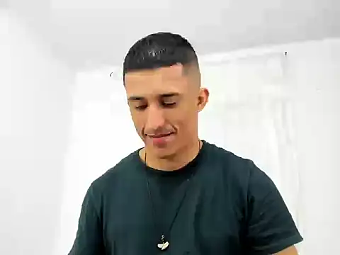 Snapshot of Muscle_man07 chatting on November 15, 1:36 am Muscle man07 online show from November 15, 1:36 am