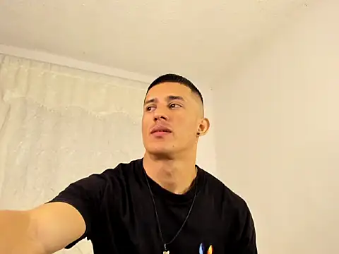 Snapshot of Muscle_man07 chatting on November 26, 10:55 pm Muscle man07 online show from November 26, 10:55 pm
