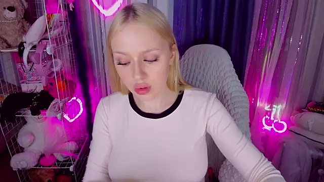 CeaneLino online show from March 30, 2:51 pm