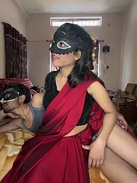 Lovebirdss online show from February 8, 8:40 am