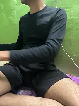 Snapshot of foxythebold chatting on October 8, 5:21 pm foxythebold online show from October 8, 5:21 pm