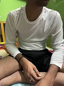 Snapshot of foxythebold chatting on October 11, 5:22 pm foxythebold online show from October 11, 5:22 pm