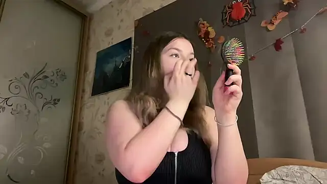 Crave Elise online show from December 14, 3:28 pm