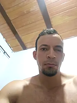 Snapshot of Racso100 chatting on November 28, 9:45 am Racso100 online show from November 28, 9:45 am