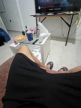 Snapshot of Racso100 chatting on November 30, 3:43 am Racso100 online show from November 30, 3:43 am