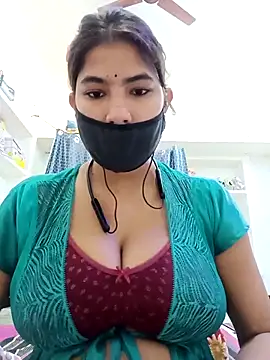Snapshot of Hot_radhaji chatting on April 28, 1:37 am Hot radhaji online show from April 28, 1:37 am