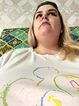 Snapshot of Vita6777 chatting on November 3, 9:32 am Vita6777 online show from November 3, 9:32 am