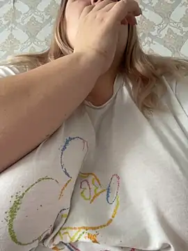 Snapshot of Vita6777 chatting on November 10, 4:55 am Vita6777 online show from November 10, 4:55 am