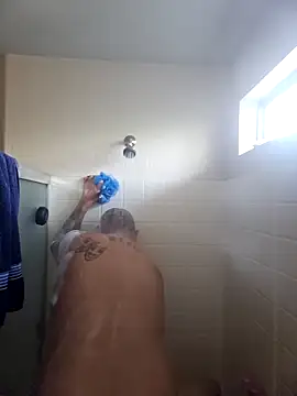 Snapshot of B1GLO chatting on November 12, 3:23 pm B1GLO online show from November 12, 3:23 pm