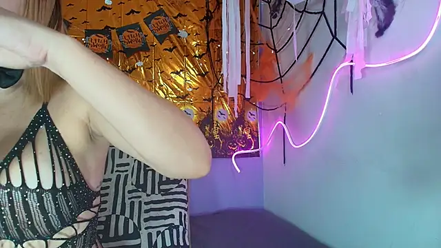 Snapshot of lu_mystic chatting on October 23, 11:53 am lu mystic online show from October 23, 11:53 am