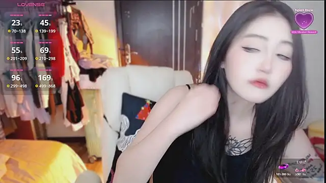 Snapshot of Ennaily chatting on October 19, 1:23 pm Ennaily online show from October 19, 1:23 pm