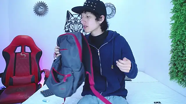 Emo Boy  online show from November 12, 12:49 pm