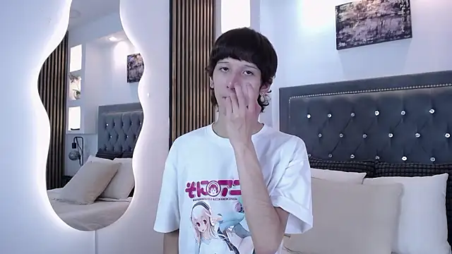 Emo Boy  online show from March 11, 8:37 pm