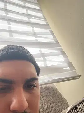 Snapshot of Pollo0215 chatting on July 28, 12:48 pm Pollo0215 online show from July 28, 12:48 pm